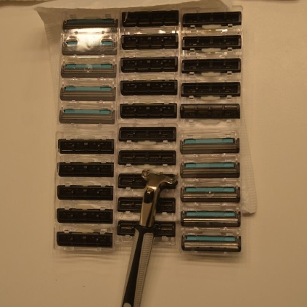 Razor sets   3 sets $10